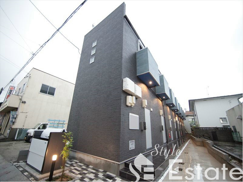 Felicity鳴海　（フェリシティナルミ）