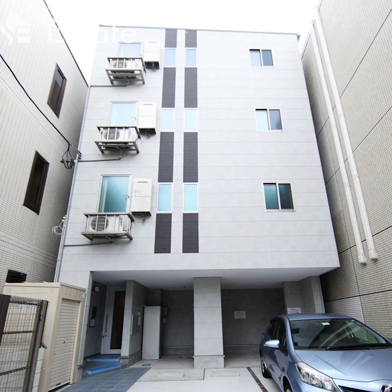 Ceres岩塚駅前A棟