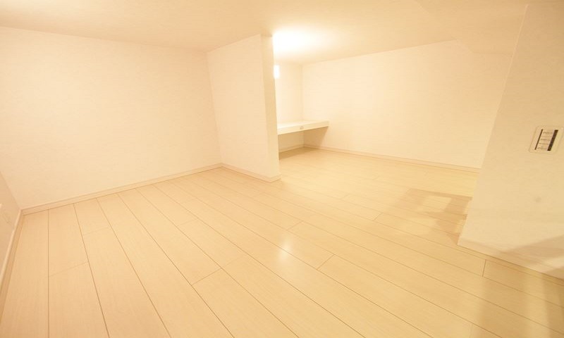 ロフト5.8帖 窓付き