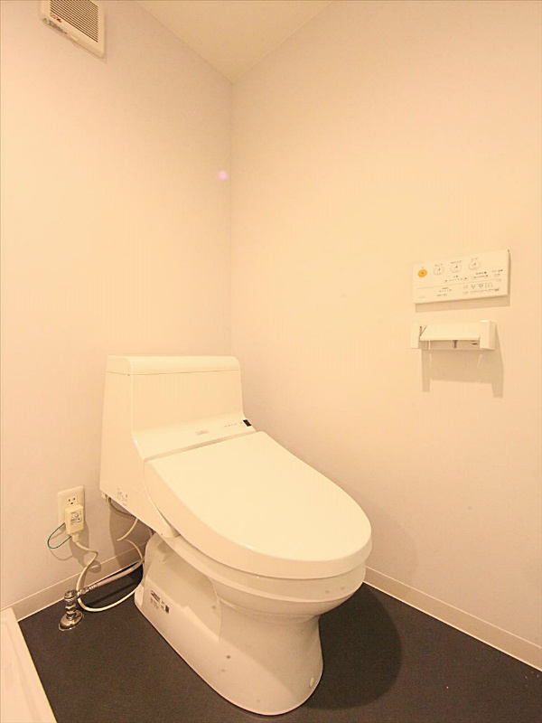 トイレ ウォシュレット付