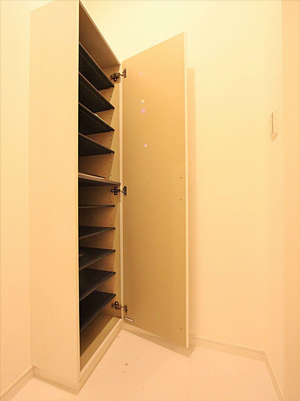 シューズボックス