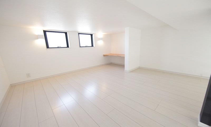 ロフト6.7帖 窓付き