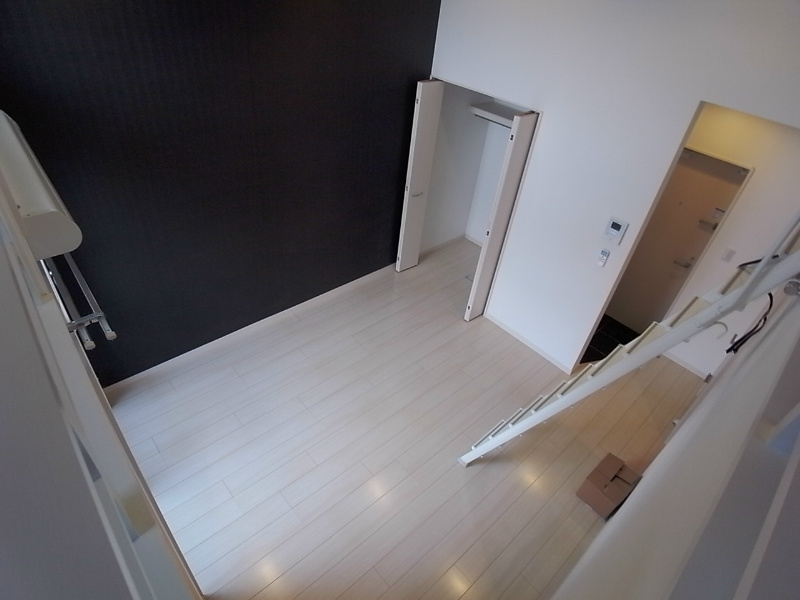 ロフトから見た洋室です