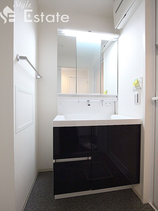 独立洗面台 同仕様内装