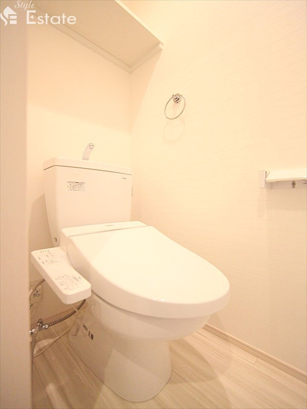 シャワー付トイレ 同仕様内装