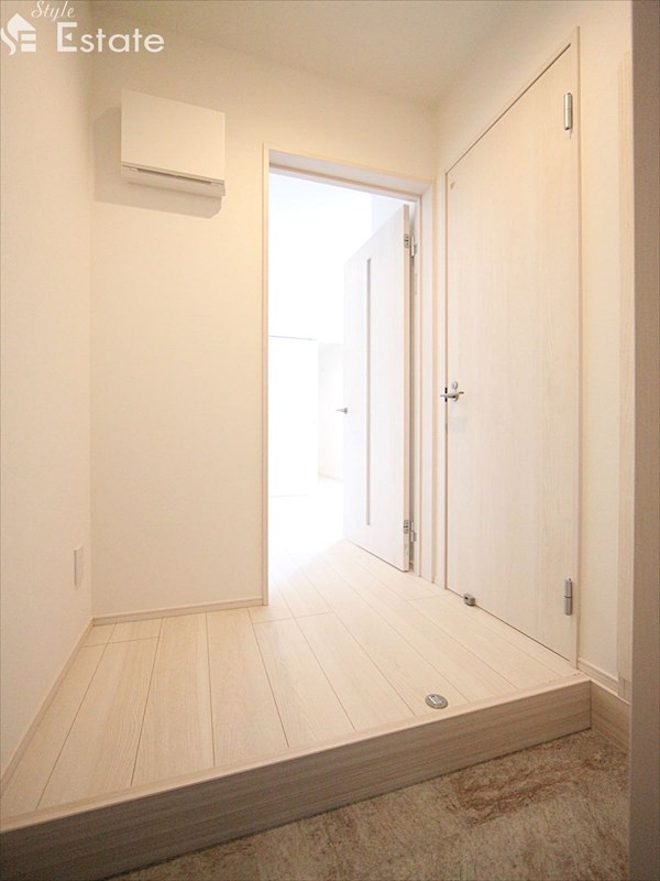 玄関 シューズボックスあります 同仕様内装