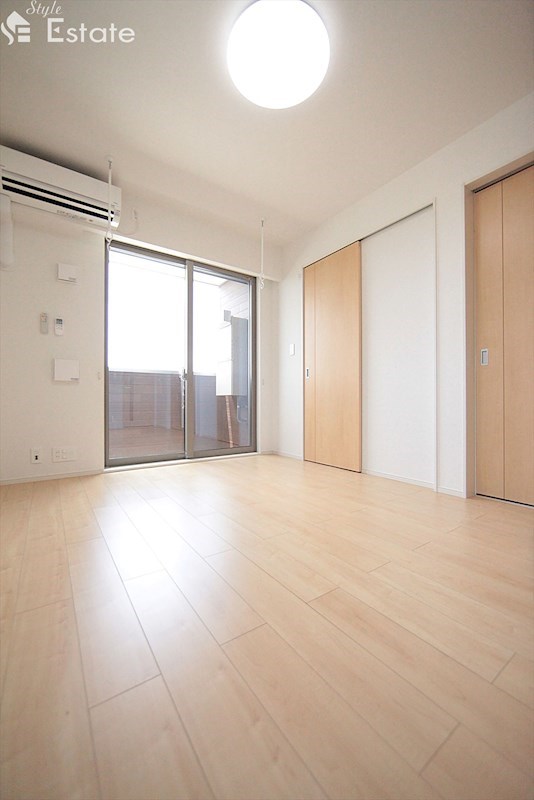 リビング 同仕様内装