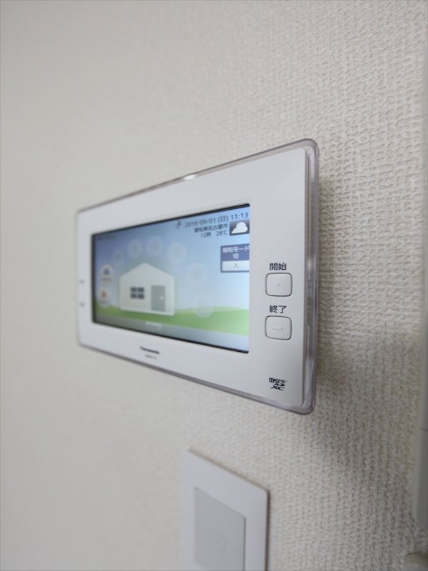 カラーモニター付