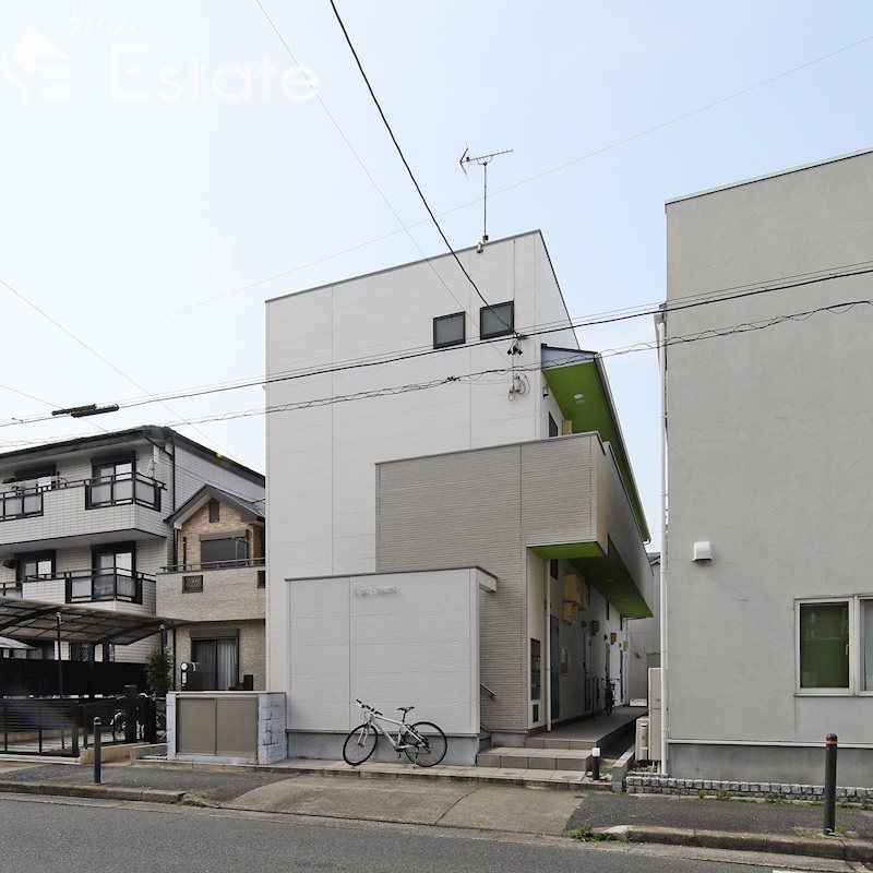 イースト　クレッセント