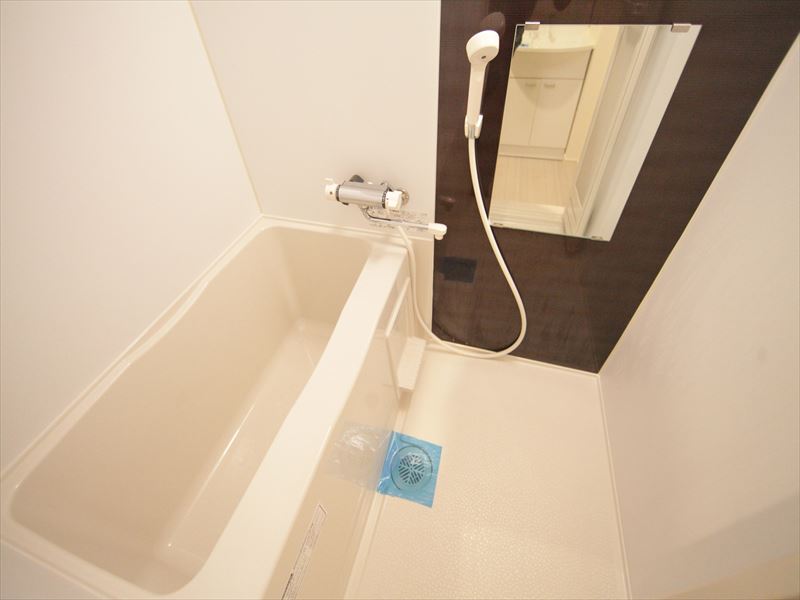 同型タイプ バスルーム 浴室乾燥機付き