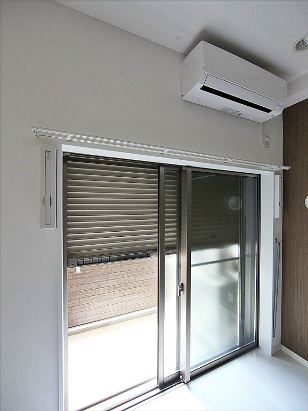 1階:防犯シャッター付