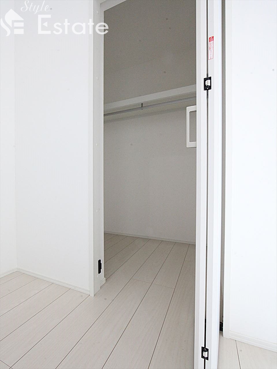 クローゼット 同仕様物件内装