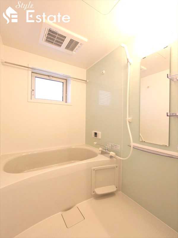 バスルーム★浴室乾燥機付★追い焚き機能付★鏡付