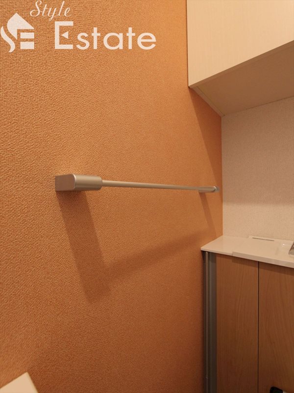 タオル掛け★温水洗浄便座付シャワートイレ