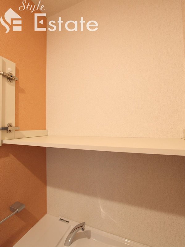 収納棚★温水洗浄便座付シャワートイレ