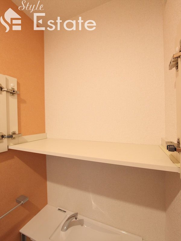 収納棚付★温水洗浄便座付シャワートイレ