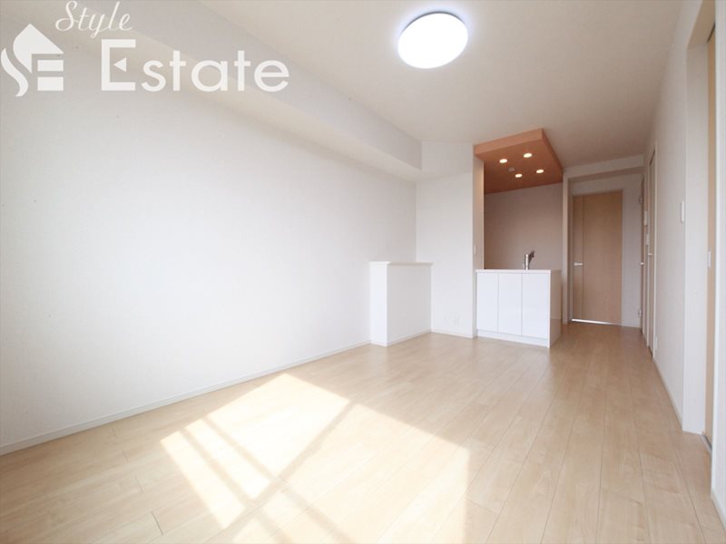 リビング★エアコン付★物置棚付