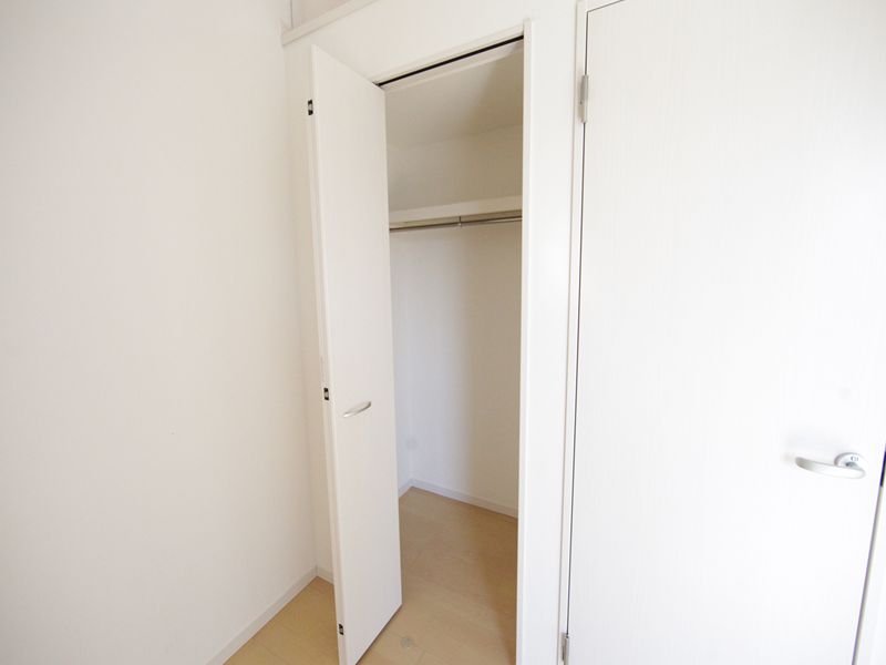 洋室にあるクローゼット