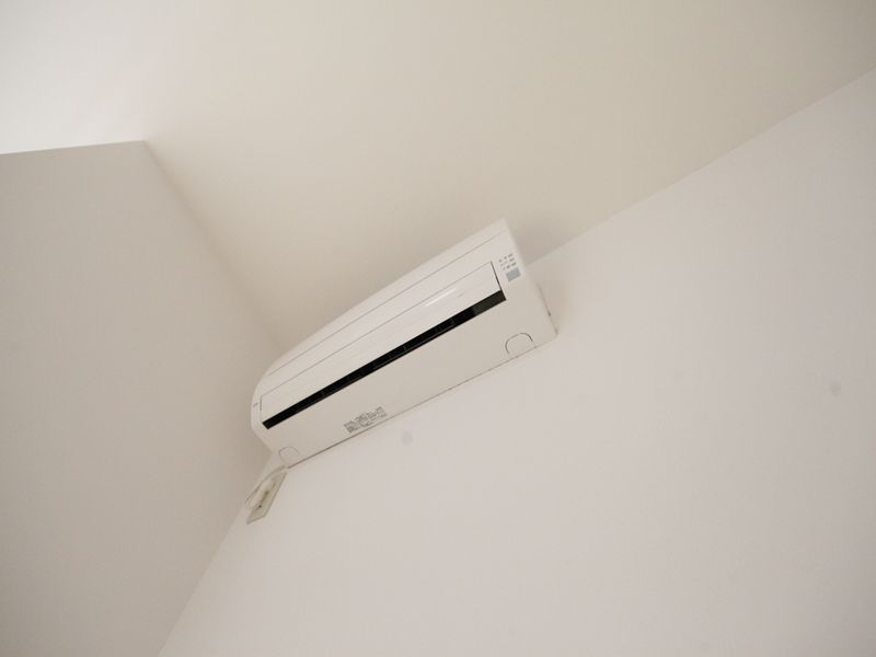 エアコン 天井が高いので開放感があります