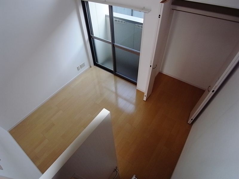 洋室6.4帖 ロフト7.2帖 ロフトを収納と使ってもOK