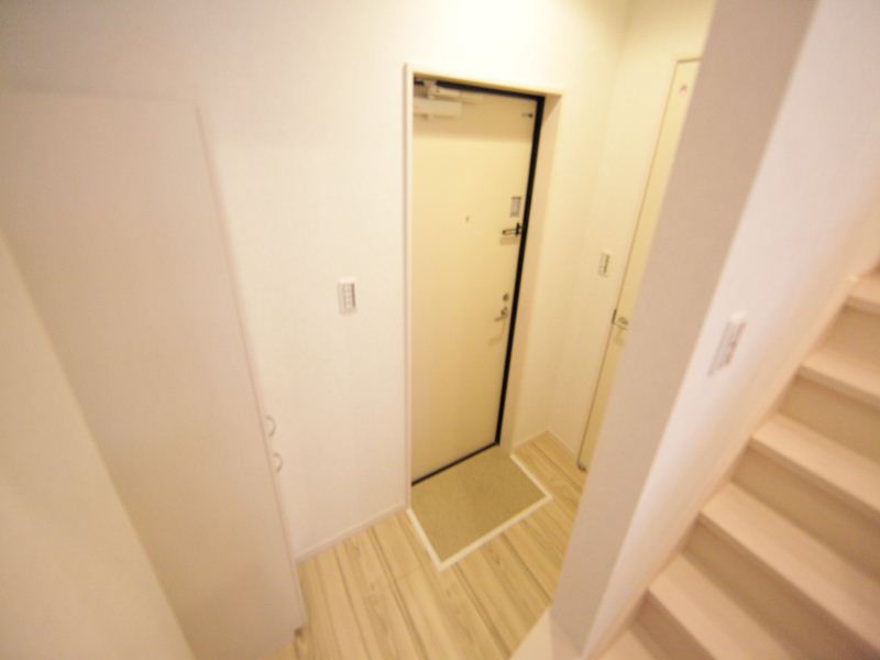 玄関 シューズボックス付(収納充実)