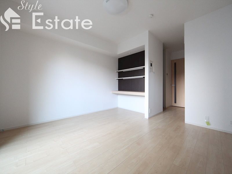 リビング★収納棚付★エアコン付