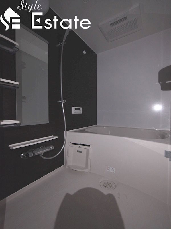 バスルーム★浴室乾燥機付★追い炊き機能付★鏡付