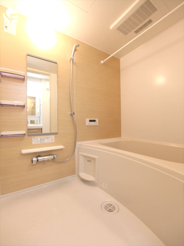 バスルーム★浴室乾燥機付★追い焚き機能付★鏡付