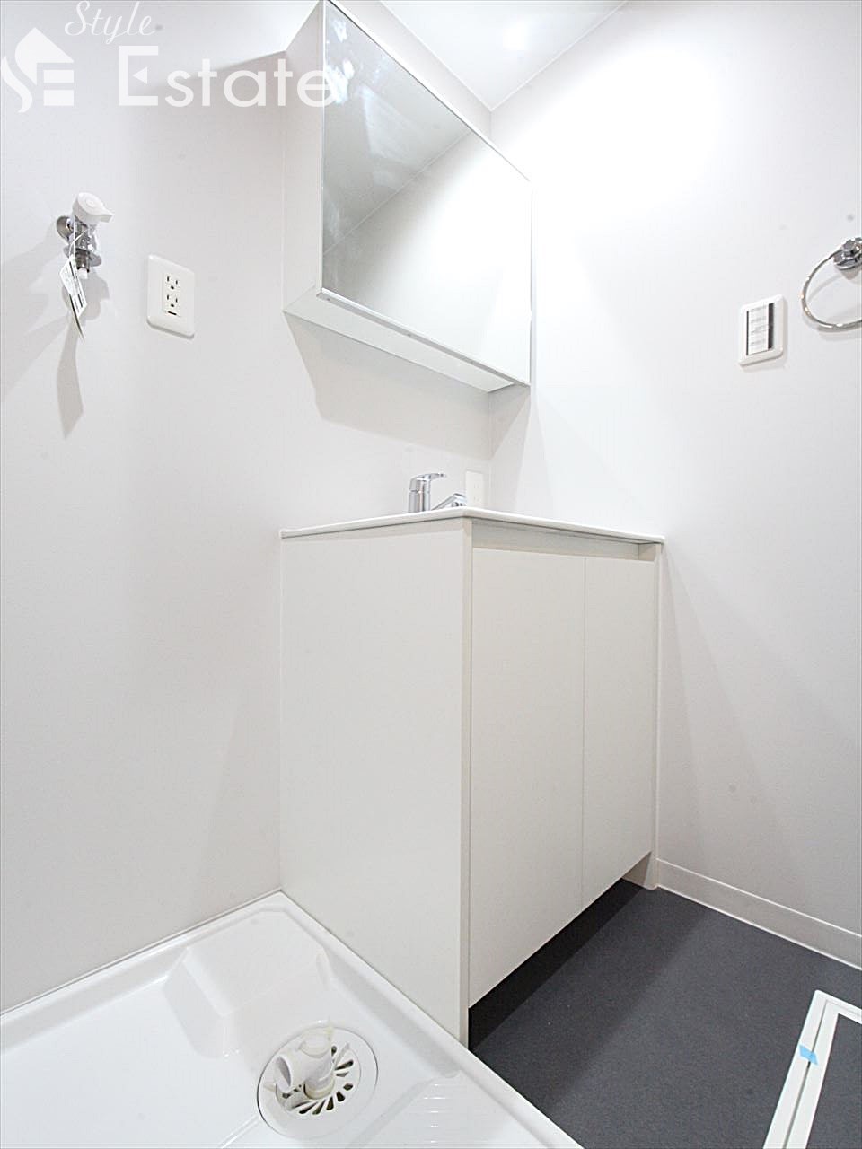 洗面所 洗髪洗面化粧台 同仕様物件内装