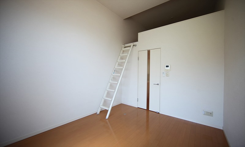 洋室5.7帖 クローゼット付