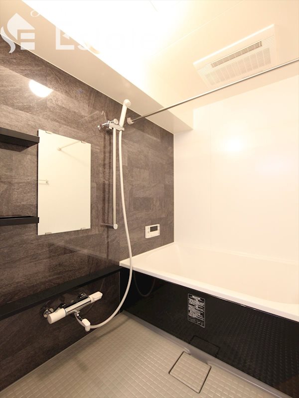 バスルーム★浴室乾燥機付★追い炊き機能付★鏡付