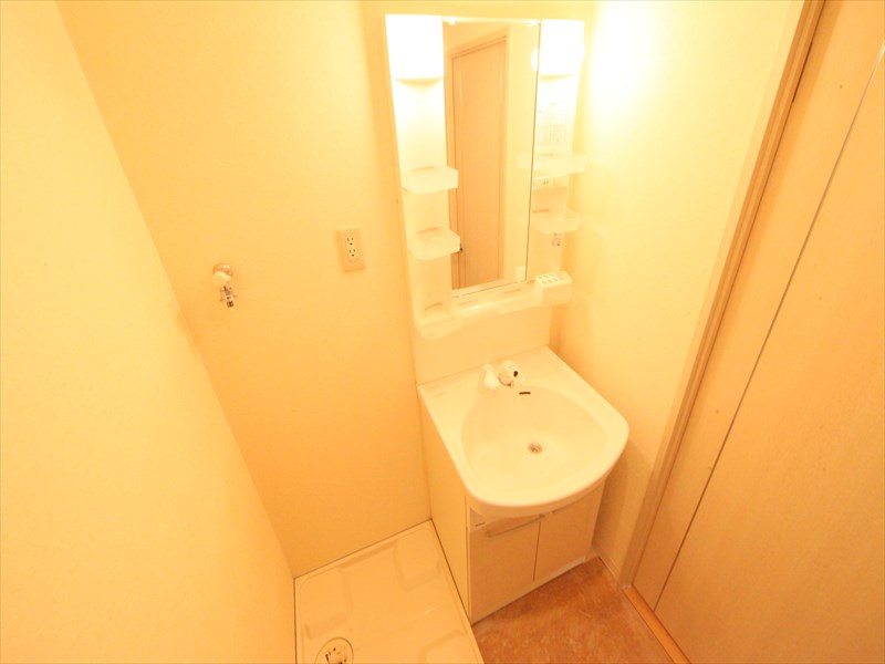 独立洗面台脱衣所