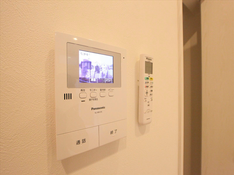 安心のモニター付きインターホン!