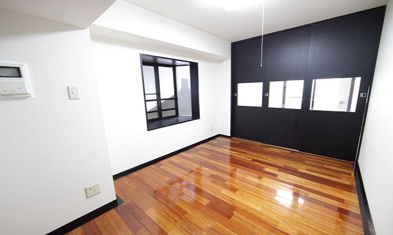 洋室5.5帖 扉を開けて2部屋つなげても◎