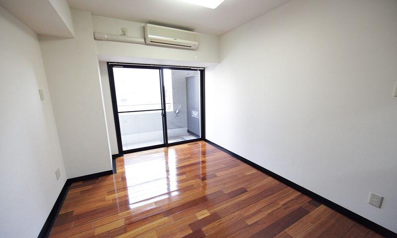 洋室5.2帖 エアコンつき!!