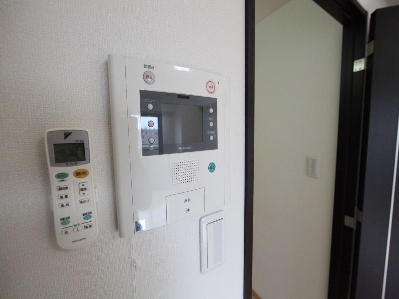 別号室写真 モニター付きインターホン