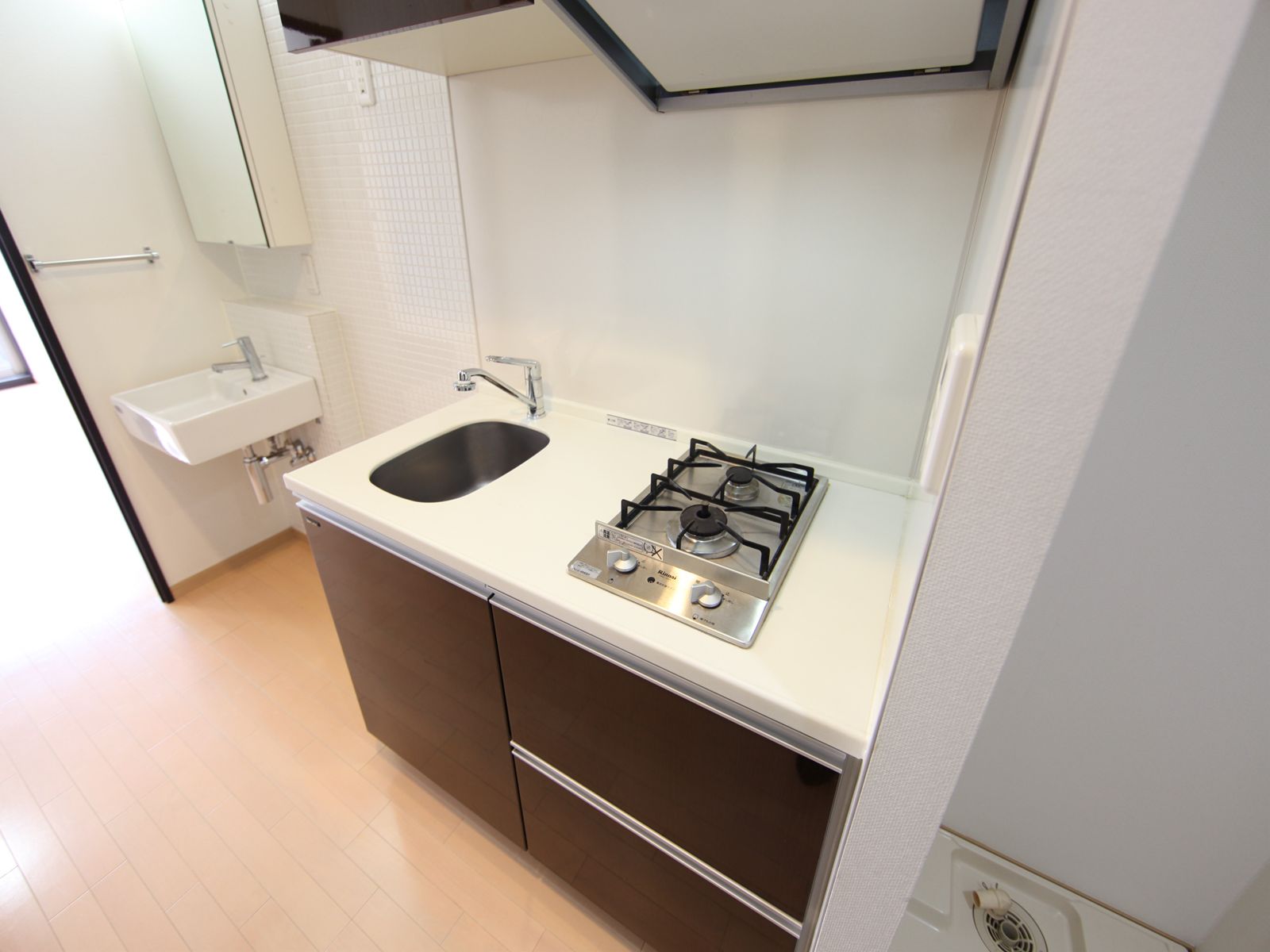 別号室写真システムキッチン(ガス2口コンロ)