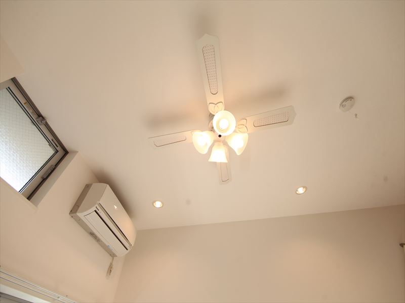 エアコン オシャレなシーリングファン