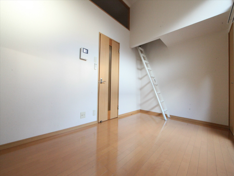 ロフト付 天井広々です