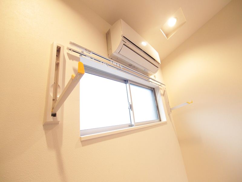 同タイプイメージ画像 エアコン室内物干し掛け