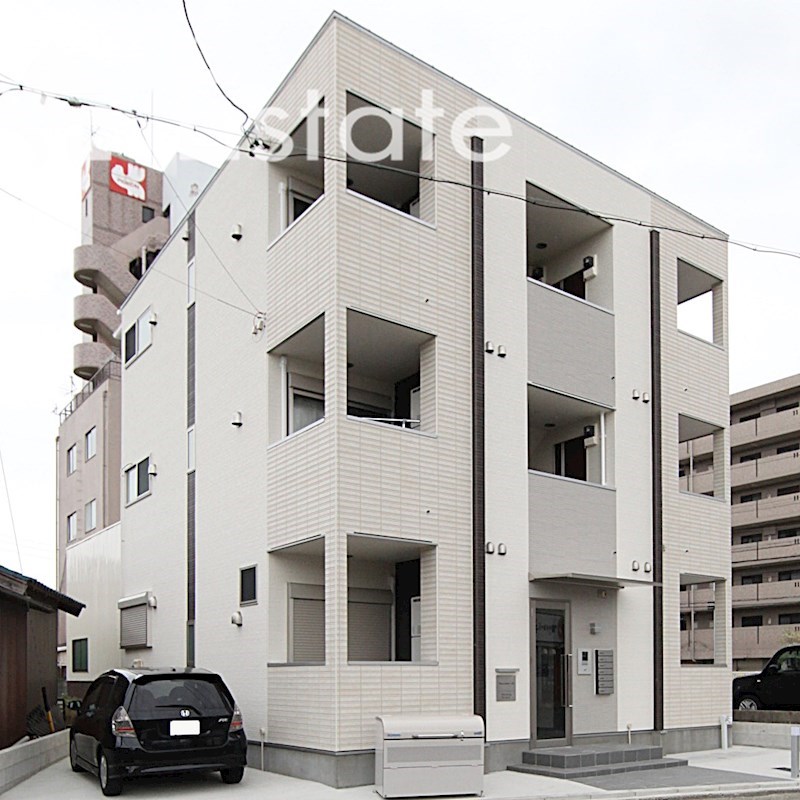 Seven season 八田（セブンシーズンハッタ）