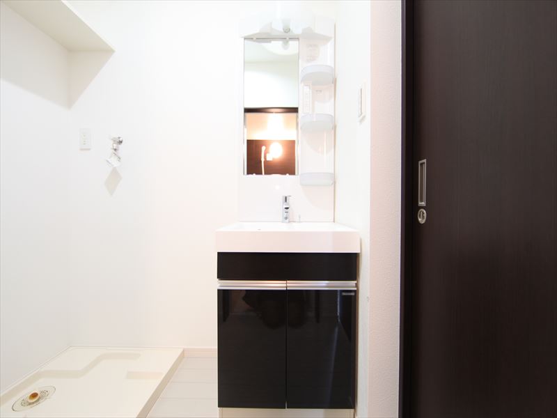 独立洗面台脱衣所