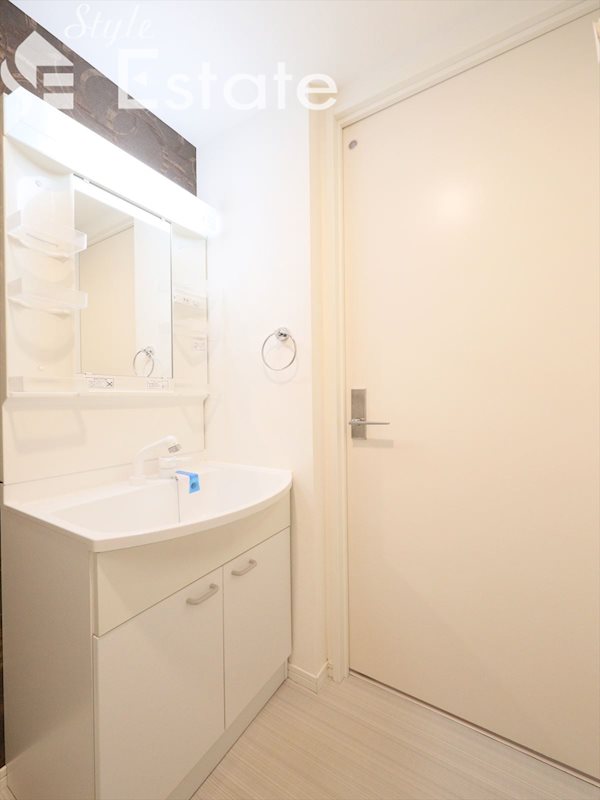 独立洗面台シャンプードレッサー付