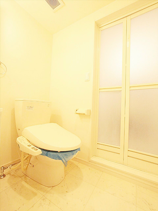 ウォシュレット付きトイレ