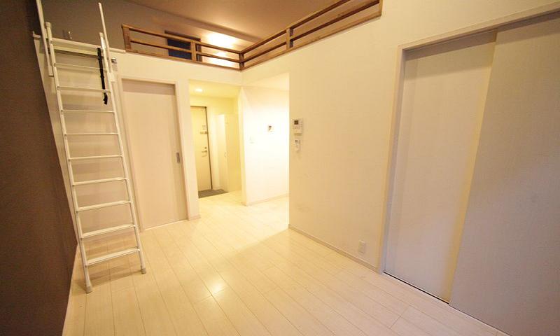 洋室8.2帖 ロフト付