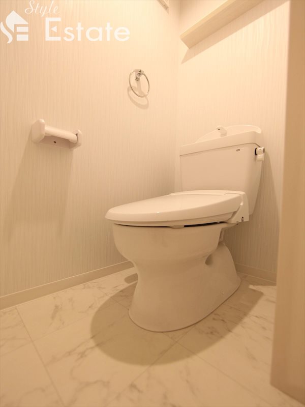 温水洗浄便座付きトイレ