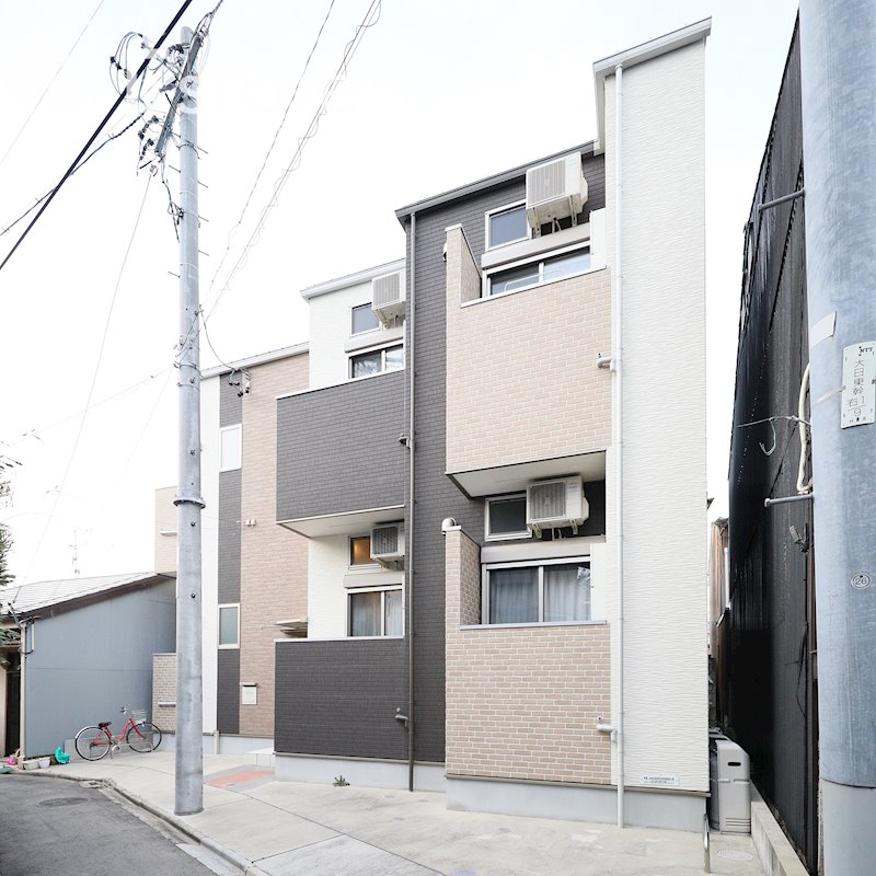 Wood House 本陣