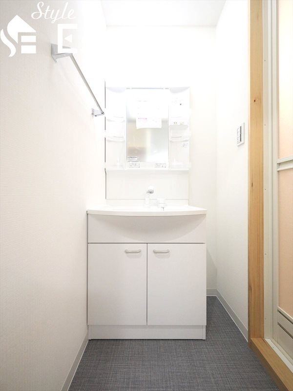 独立洗面台シャンプードレッサー付