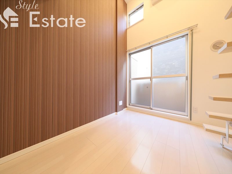 洋室★エアコン付★収納スペース付