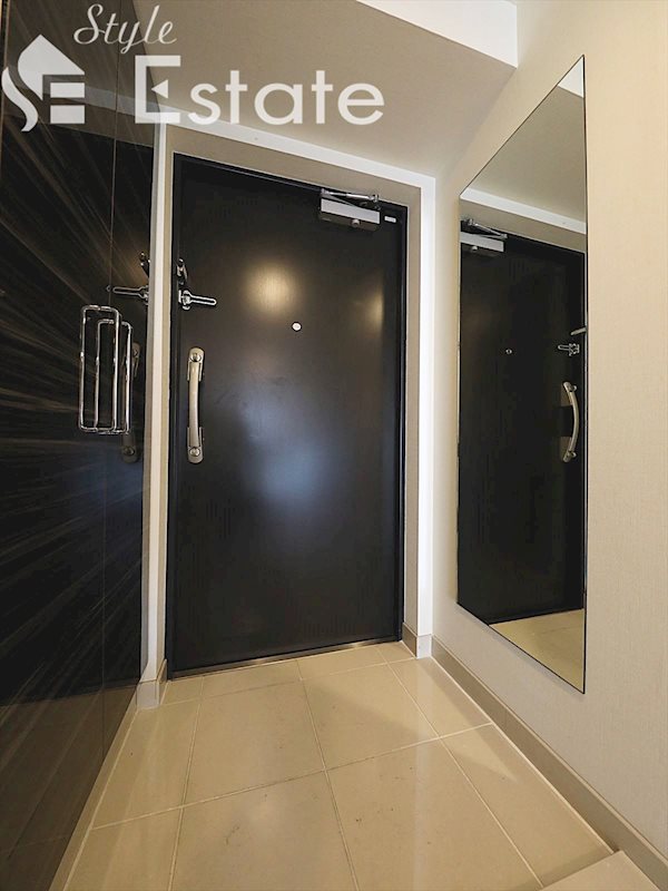 玄関★シューズボックス付★鏡付